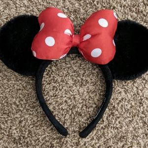Minnie Mouse Ear Headband with Bow – Red & White